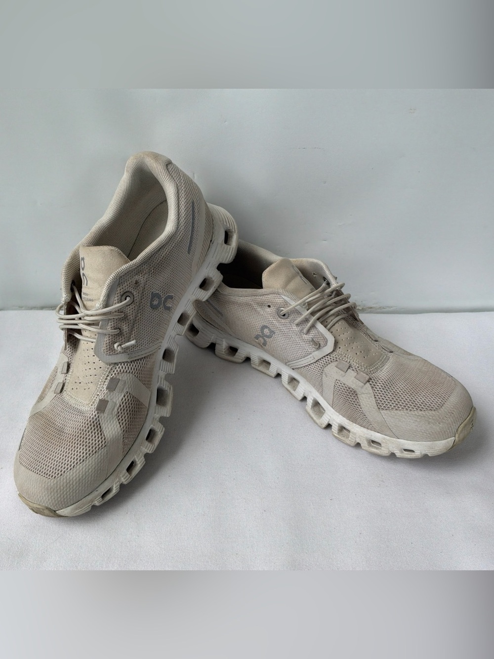 On Cloud 6 Women's Running Shoes White/White Size 8.5